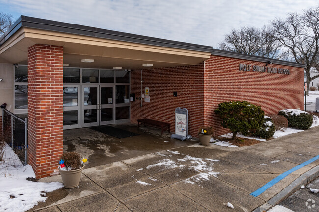 Wolf Swamp Road School receives an overall grade of A from Niche.