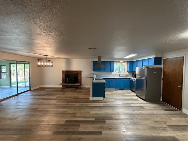 2177 N 24th St, Boise, ID 83702 - photo 4