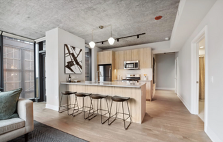 1034 W Van Buren St, Chicago, IL 60607