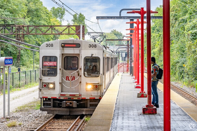 Duck Island commuters can use the RTA train to get around the Cleveland area.