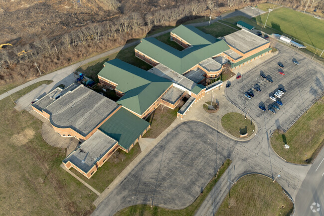 The student population of Royal Spring Middle School is 776 and the school serves 6-8.
