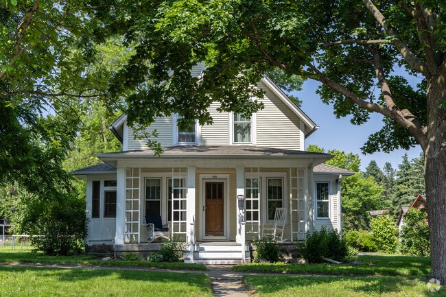 American four squares are a popular home style in Saint Peter.