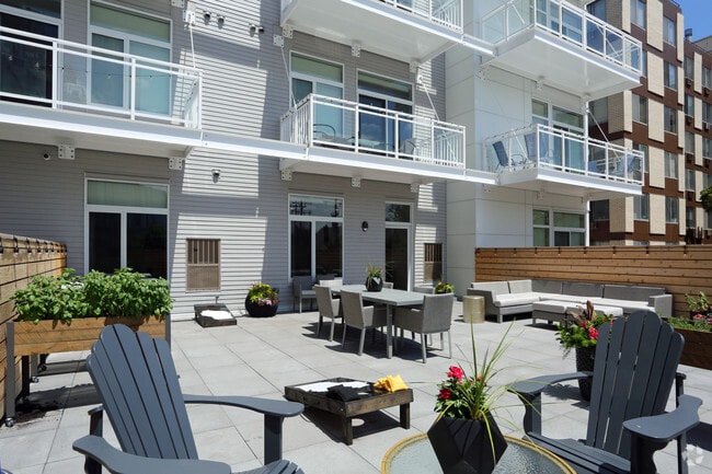 Contour on Prospect, Milwaukee, WI 53202 - photo 4