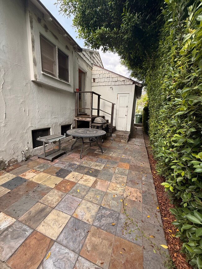 1775 Kelton Ave unit Like a Small House, Los Angeles, CA 90024 - photo 5