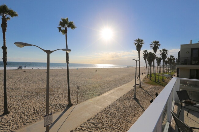 3003 Ocean Front Walk unit 2, Venice, CA 90291 - photo 3