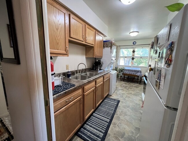 103 W Oregon St, Urbana, IL 61801 - photo 2