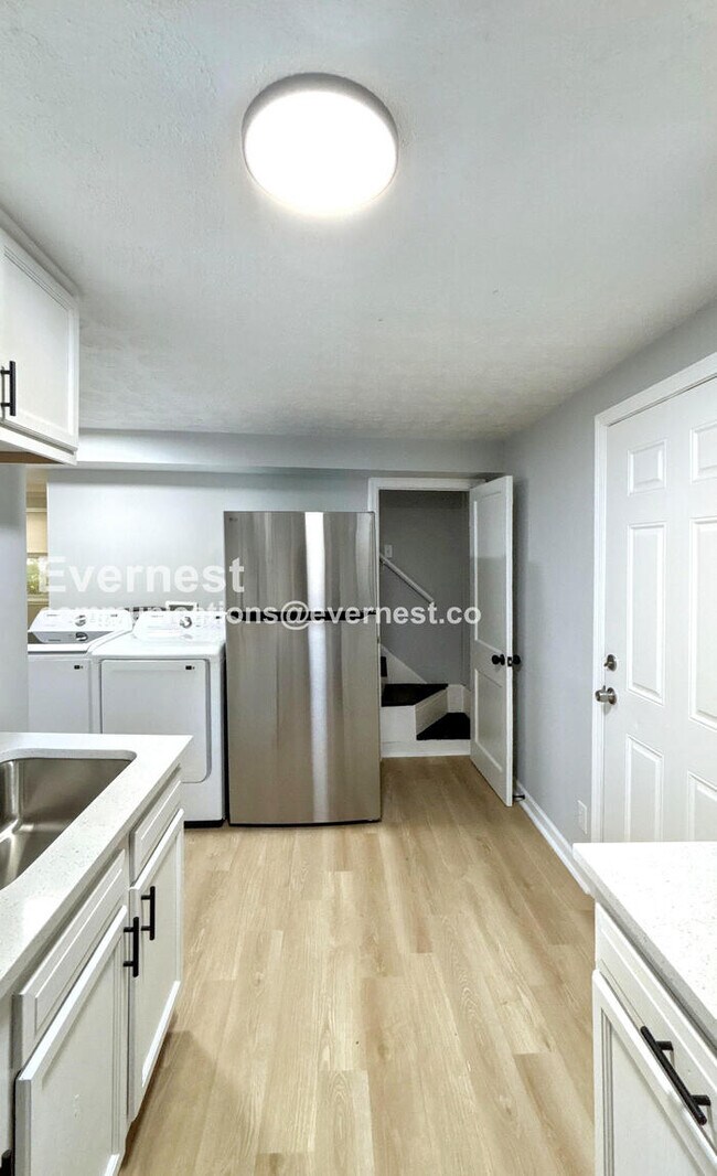 2992 Pontiac St, Columbus, OH 43224 - photo 3