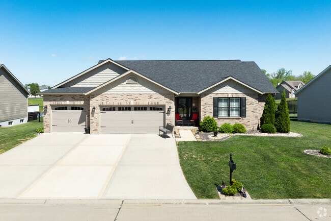Ranch-style homes found in Granite City, IL.