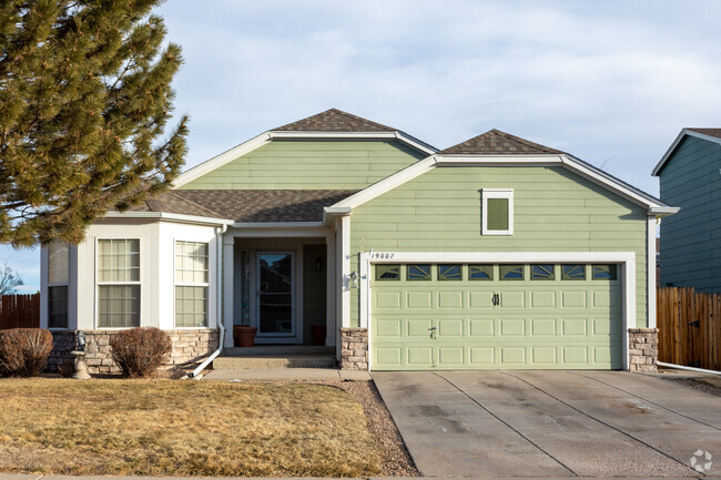 Single family residence with a bay window in Ridgeview Glen.