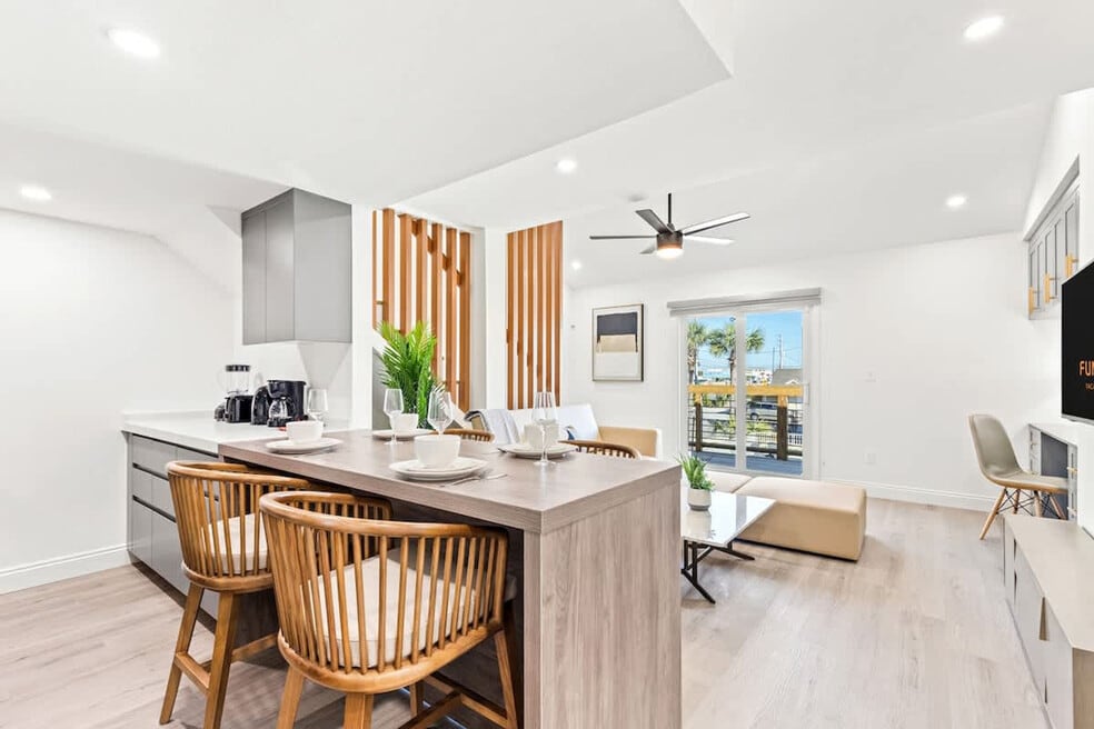 8115 Thomas Dr unit FL2-ID1355017P, Panama City, FL 32408 - photo 1