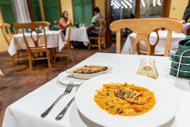 L’Osteria Mondello doubles as a casual pizza shop and fancy restaurant near Moore Haven Heights.