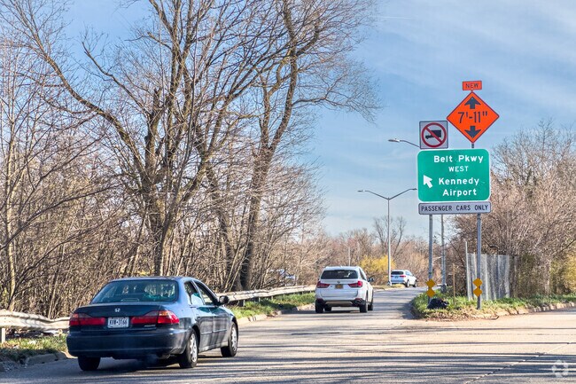 The southern part of Saint Albans lies Belt Parkway that connects Brooklyn and other Queens area