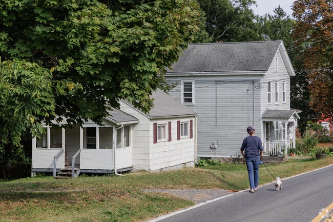 Because of its age there are many smaller homes in Port Ewen.
