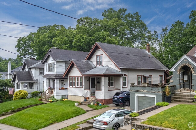 Street view of homes in Pleasant Ridge
