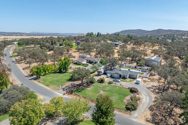 Large lot sizes are common for Loma Rica homes.