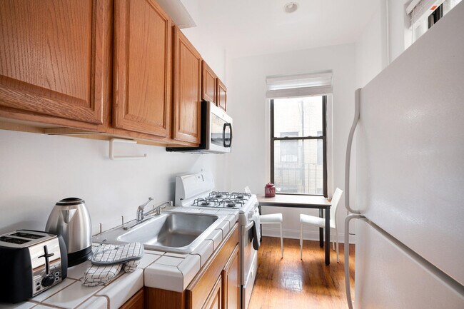 346 W 17th St unit FL2-ID1290850P, New York, NY 10011 - photo 7