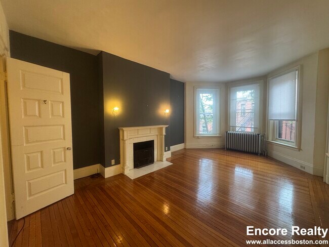 379 Commonwealth Ave unit 13, Boston, MA 02115 - photo 3