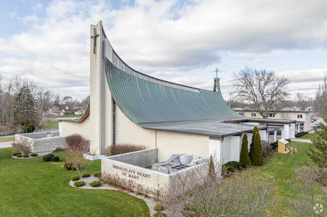 The Immaculate Heart of Mary Church has a K-8 school for Shawnee Park children to attend.