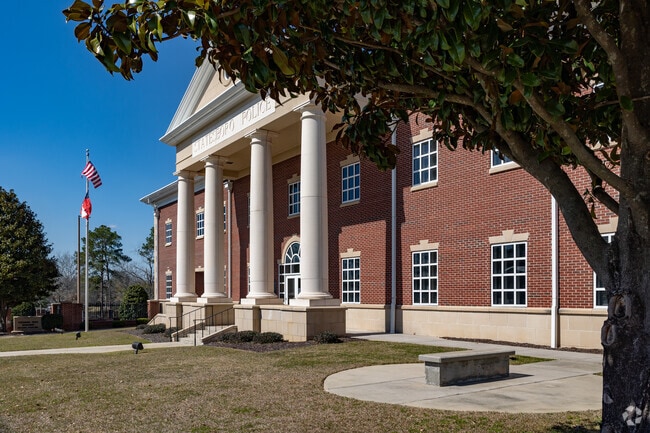 The Statesboro Police Department protects and serves the residents.