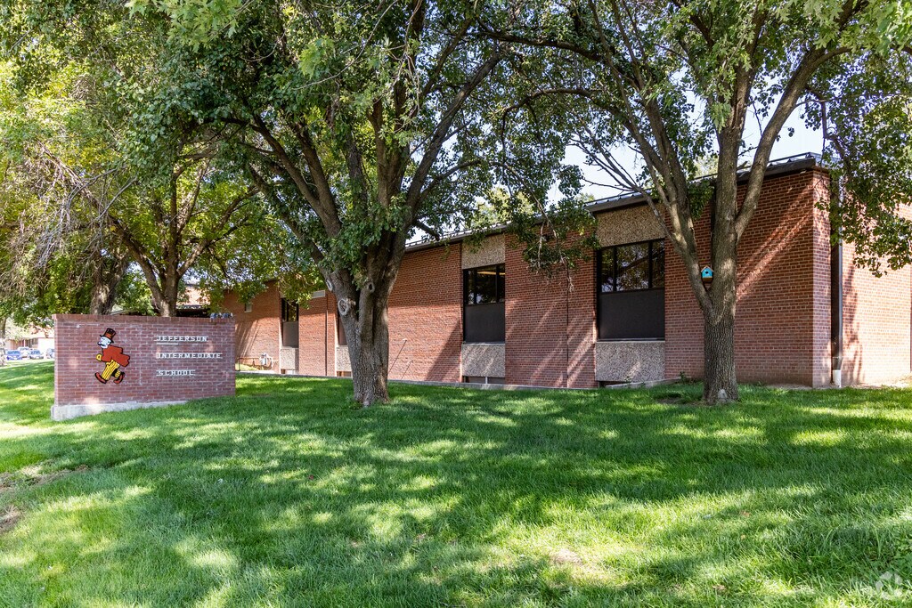 Jefferson Intermediate School offers a Gifted & Talented program.