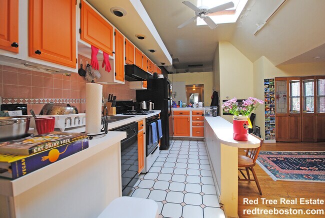 1678 Beacon St, Brookline, MA 02445 - photo 2