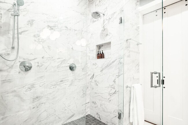 1537 Republic St unit ID1058850P, Cincinnati, OH 45202 - photo 4