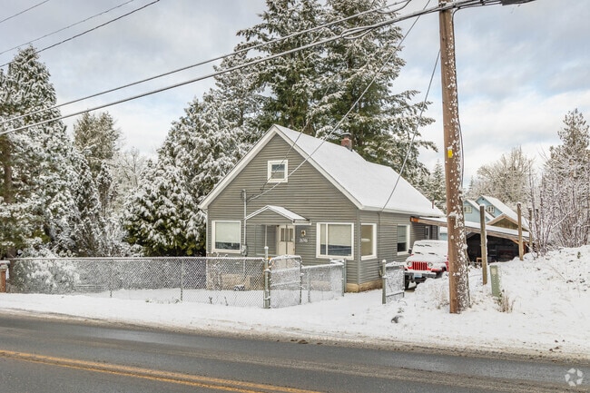 While there are many contemporary homes in Ravensdale, some constructions date to the 70s.
