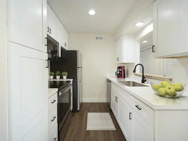 Hawthorn Suites Apartments, Springfield, MO 65804 - photo 4