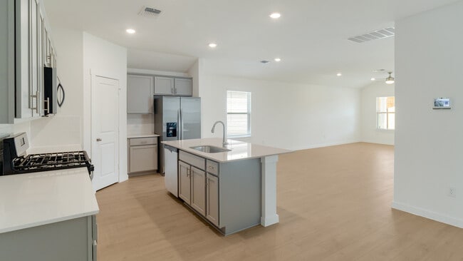 9513 Oxbow Strap Dr, Austin, TX 78724 - photo 2