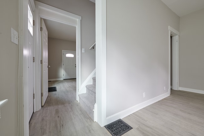 2354 Victor St, Cincinnati, OH 45219 - photo 6