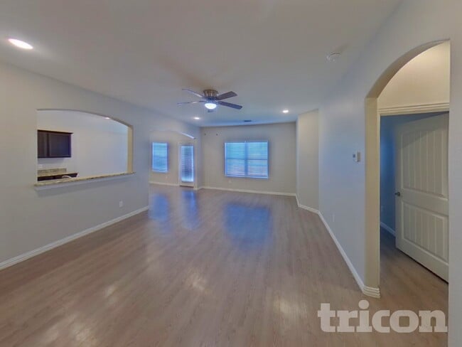 110 Columbia St, Farmersville, TX 75442 - photo 2