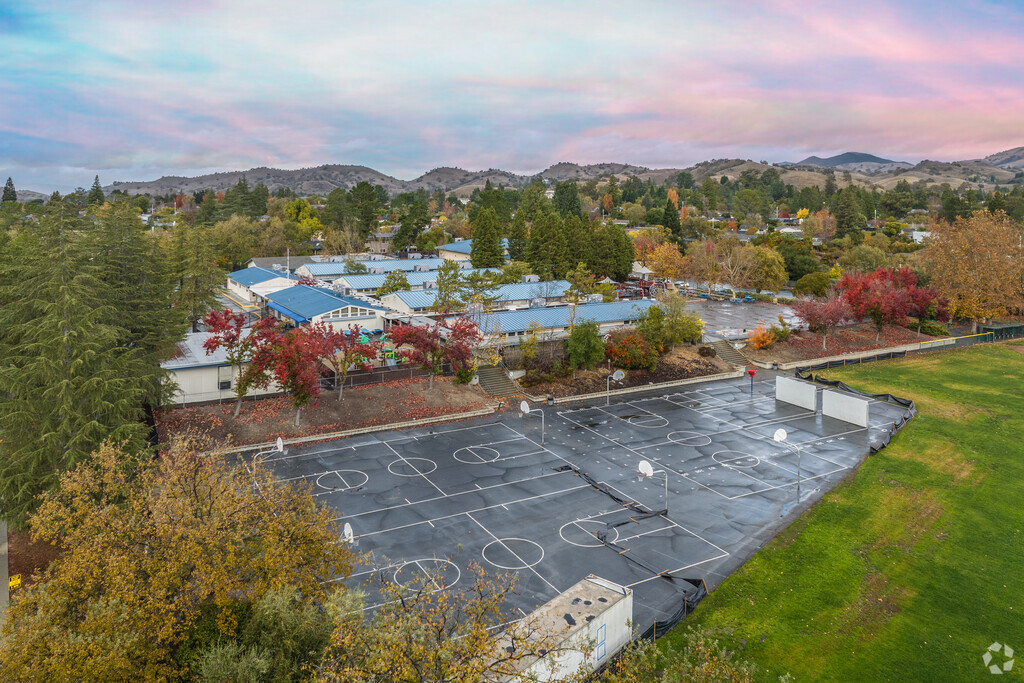 Alamo Elementary School serves K-5 grade students.