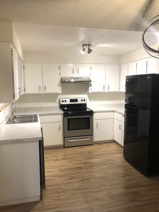 1040 E Woolsey Dr, Coeur D Alene, ID 83814