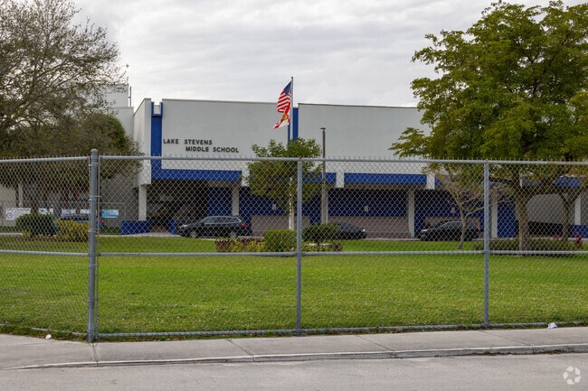 Lake Stevens Middle School is one of the largest school in Lucern Lake neighborhood.