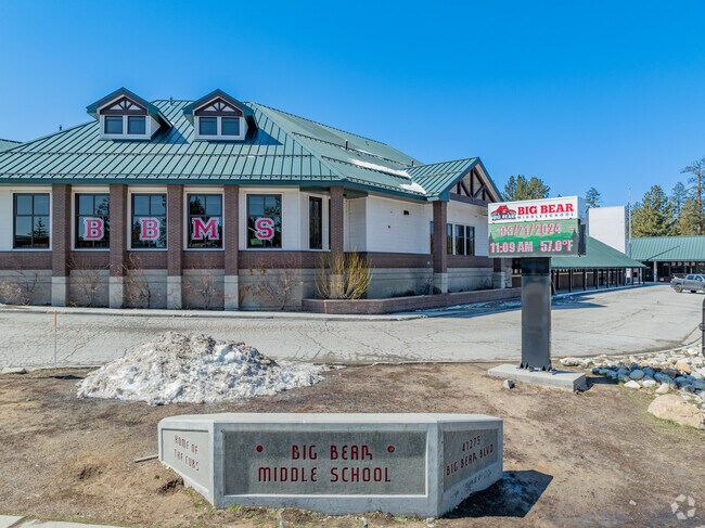 Big Bear Middle School serves students in Bear Valley Unified and rates a B on Niche.