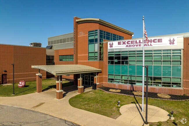 Harper Woods High School serves  nearly 900 students with a 22:1 student to teacher ratio.