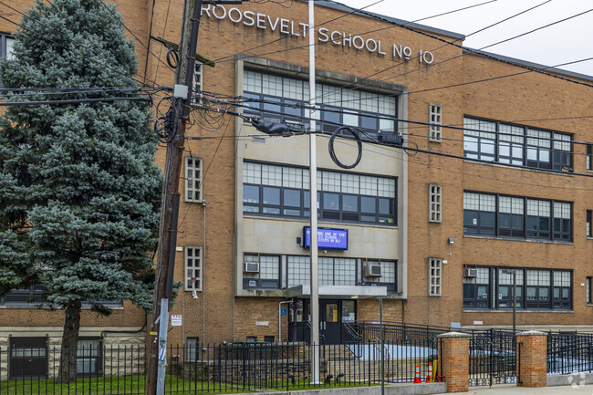 Roosevelt School 10