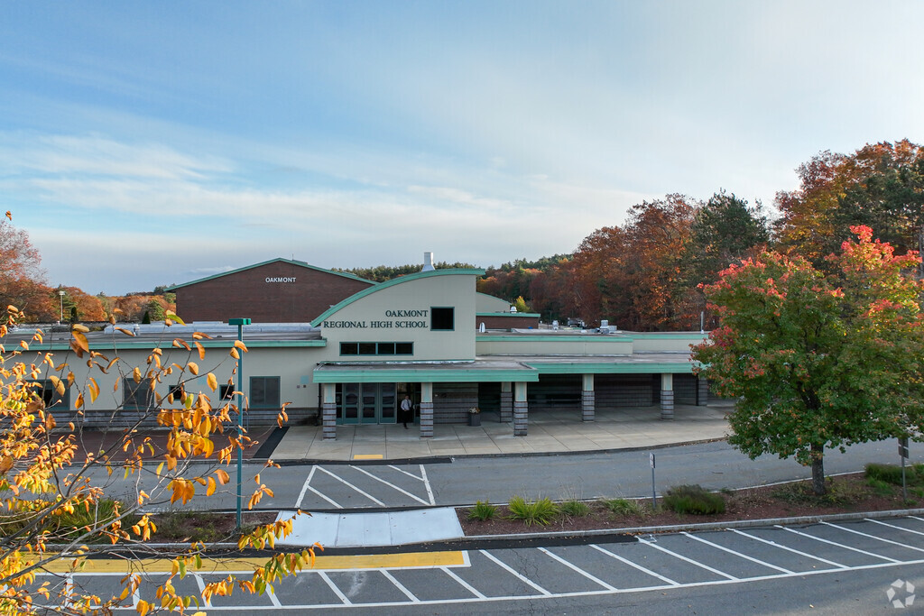 Oakmont Regional Highschool's main entrance in Ashburnham, MA. Adjacent to Westminster.
