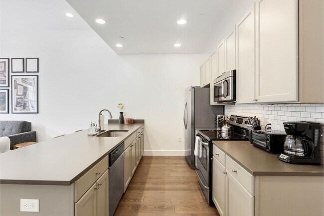 127 Carondelet St unit ID1272349P, New Orleans, LA 70130 - photo 6