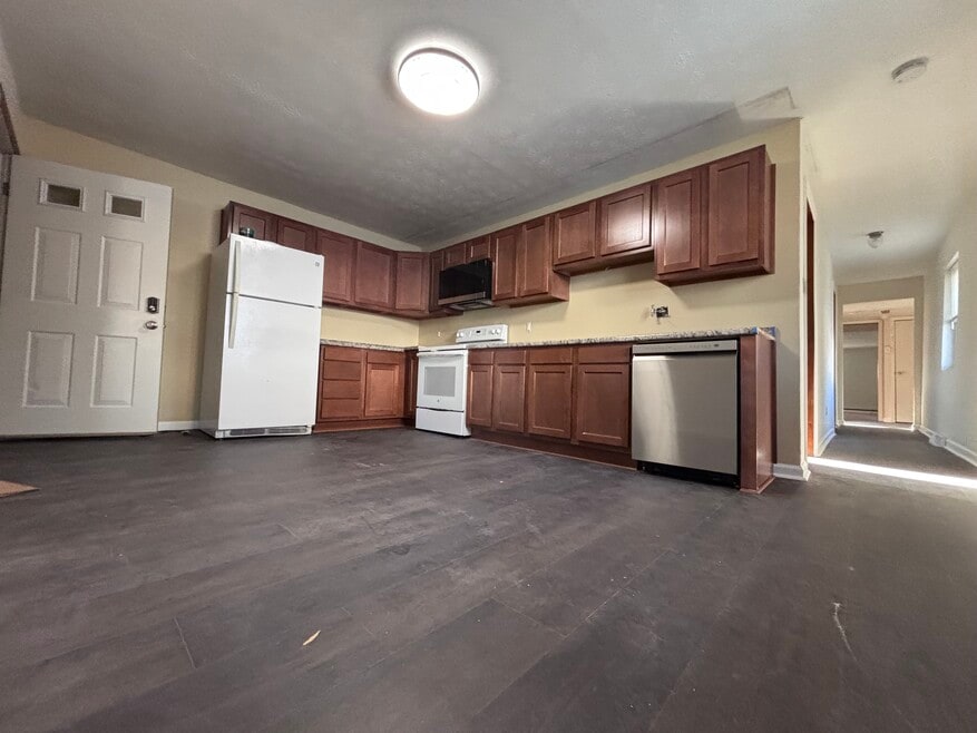 102 Saint John St unit B, Midway, PA 15060 - photo 1