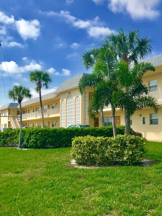 875 SW 4th Ct, Boca Raton, FL 33432