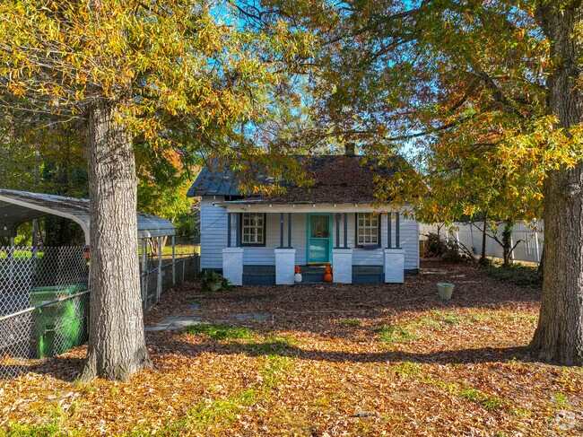 A few homes speckle the landscape of Elkhardt, while the majority of the neighborhood is condos.