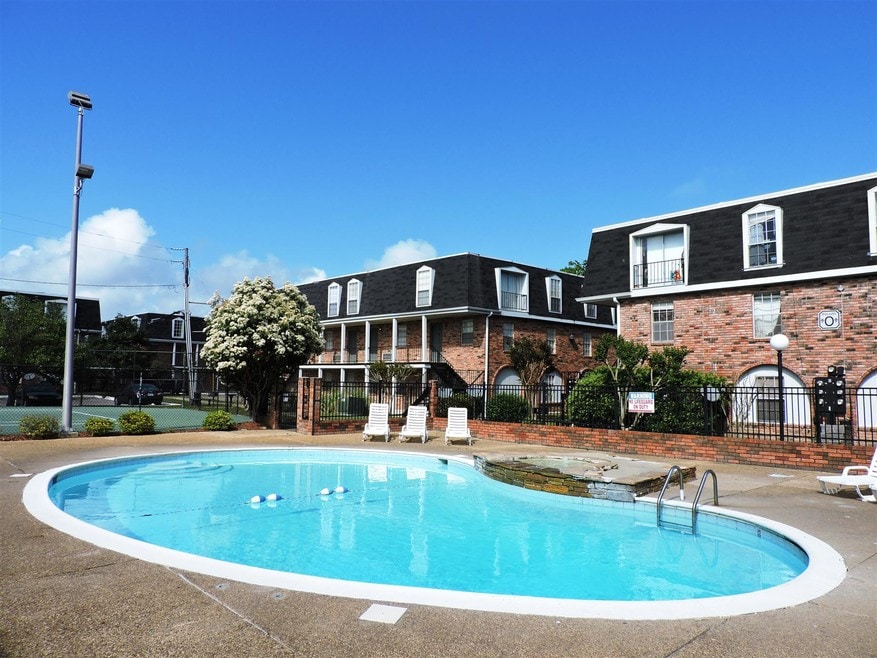 Building/Pool Photo