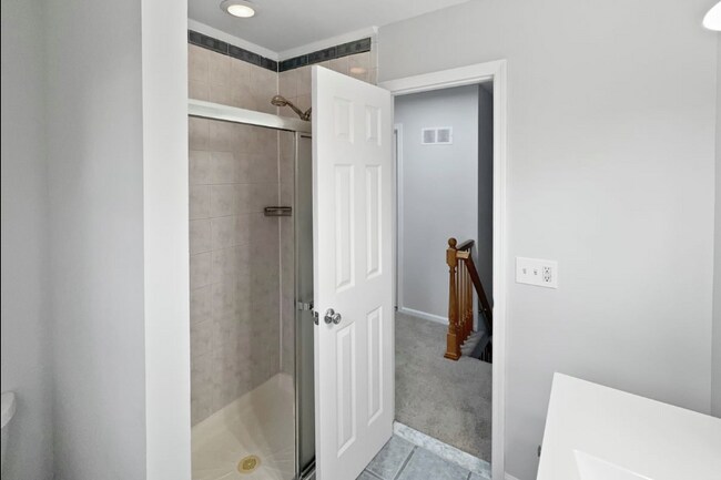 38 Warrenville Rd, Middlesex, NJ 08846 - photo 7