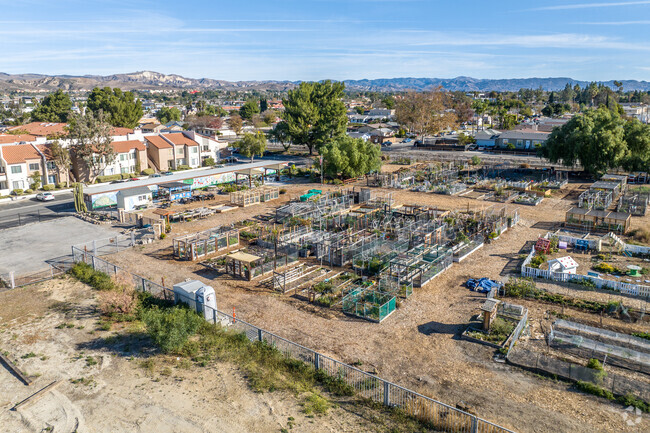 There is a community garden at Simi Valley Adventist School.