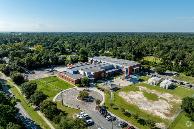 The Ogden Elementary School campus in Wilmington, NC.