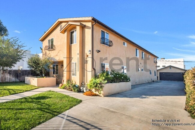 1627 W 82nd St, Los Angeles, CA 90047 - photo 2