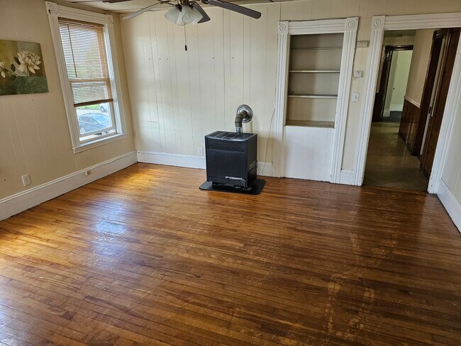 37 Vernon St unit 3, Worcester, MA 01610 - photo 4