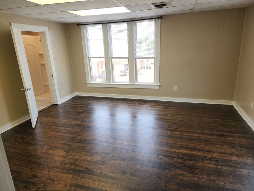 Living Room/Bedroom 1