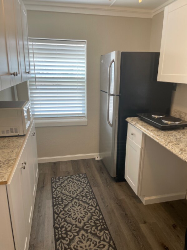 1201 E Wise St unit Studio, Bowie, TX 76230 - photo 4